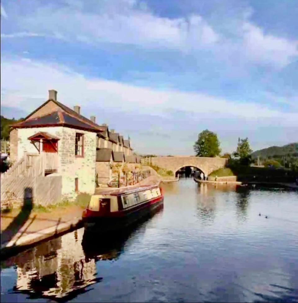 Kookaburra Lodge Brecon Exterior photo